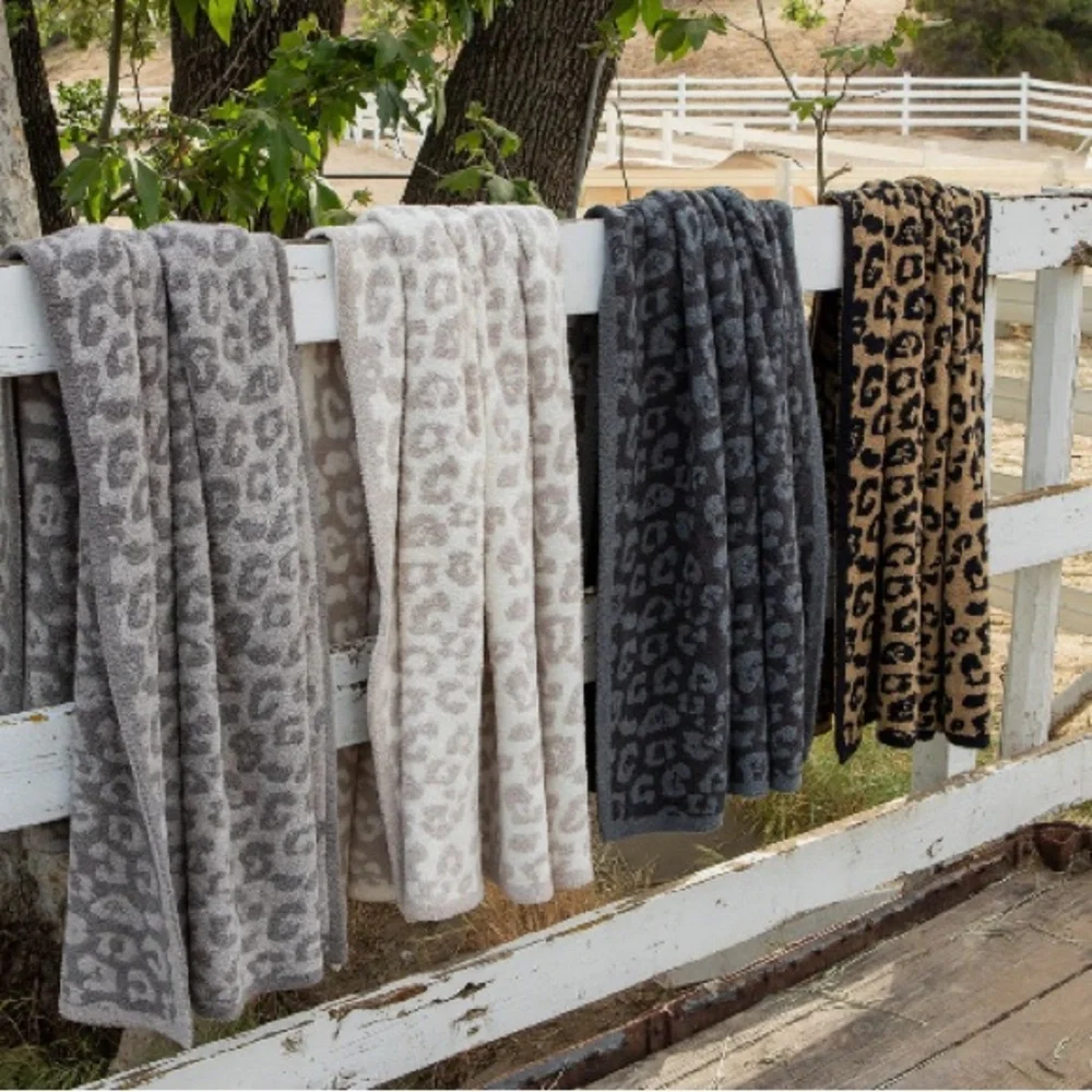 NWT Barefoot Dreams Cozy Chic In the Wild blanket in charcoal/black- 54 x 72